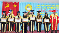 Đại học Phan Thiết: Trao bằng tốt nghiệp cho 225 tân cử nhân