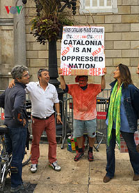 Catalonia ly khai và giấc mộng “bạo phát, bạo tàn”