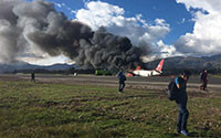 Máy bay chở 141 người bốc cháy sau khi trượt khỏi đường băng ở Peru