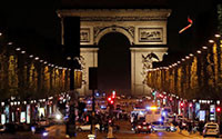 Pháp nghi ngờ vụ xả súng trên đại lộ ở Paris có đồng phạm