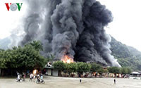 Chưa xác định được thiệt hại vụ cháy lớn ở cửa khẩu Tân Thanh