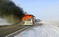 Xe buýt bốc cháy dữ dội khiến 52 người thiệt mạng tại Kazakhstan