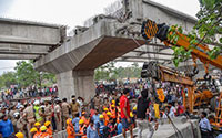 Sập cầu vượt tại Ấn Độ: Ít nhất 18 người chết, hàng chục người mắc kẹt