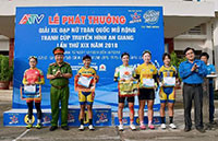 Trao thưởng chặng 3 Giải xe đạp nữ toàn quốc tranh Cúp truyền hình An Giang
