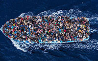 Cảnh sát biển Libya ngăn chặn hơn 100 người di cư tới châu Âu
