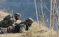 Binh sĩ Ấn Độ và Pakistan đấu pháo và súng ở khu vực Kashmir