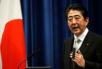 Thủ tướng Abe đề cập vấn đề Hong Kong khi gặp Ngoại trưởng Trung Quốc