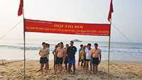 Hội thi bơi biển nhân Ngày truyền thống ngành Thủy sản