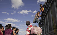 Mexico bắt đầu bắt giữ người di cư tìm cách vào Mỹ
