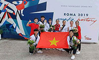 Nguyễn Thị Lệ Kim và đồng đội lần đầu tiên giành Huy chương vàng tại giải Grand Prix