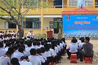 Tuyên truyền an toàn giao thông cho học sinh THCS Thuận Hòa