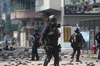 Cảnh sát Hong Kong phát hiện bom ống, bắt giữ 4 đối tượng