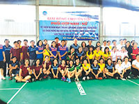 Trường CĐCĐ Bình Thuận: Tổ chức Giải bóng chuyền hơi chào mừng Ngày thành lập Đảng