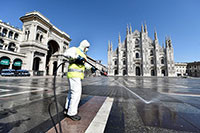 Các doanh nghiệp khẩn cầu mở cửa trở lại, Italy tiến thoái lưỡng nan