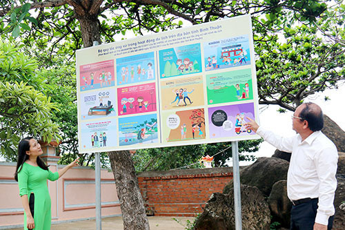 Panels to propagandize environmental protection appear on Phu Quy island