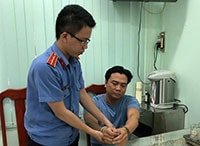 Cho Huy Nấm độc “mượn” điện thoại, nguyên đại úy công an đối diện mức án từ 6 – 13 năm tù