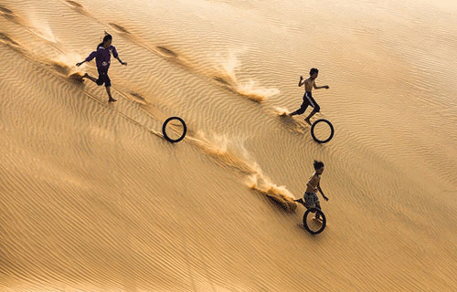 Photo taken in Mui Ne sand hill won international photograph contest