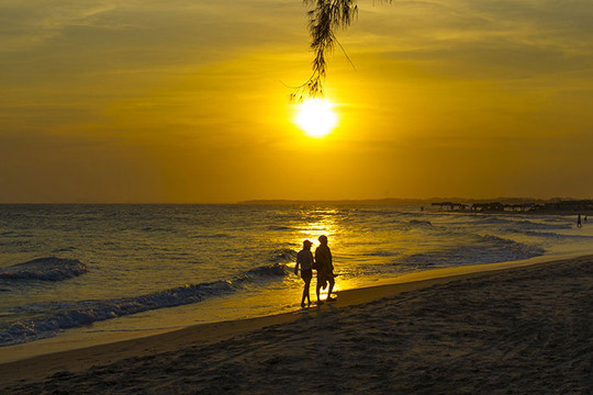 MS 65 - Hoàng hôn trên bãi biển Cam Bình