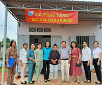 Trao “Mái ấm tình thương” cho phụ nữ nghèo ở Hàm Thuận Nam
