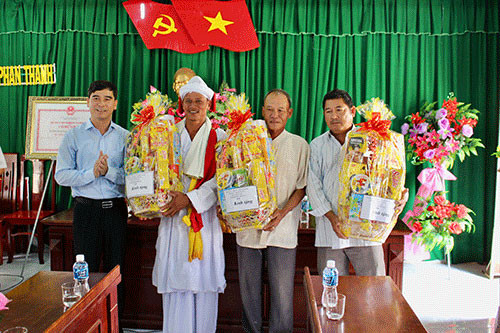 Province’s leaders extended greetings to Cham Community on Kate festival