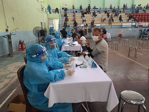 Binh Thuan offers Covid-19 vaccination for 400 foreigners