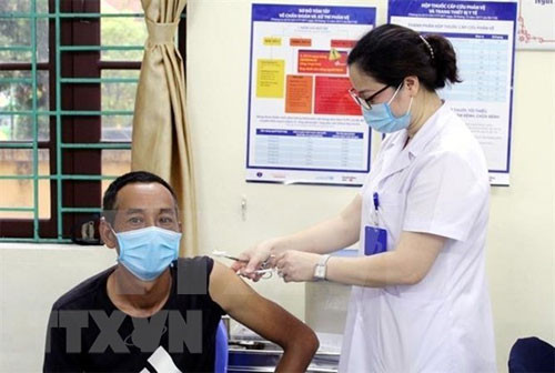 Border residents in Quang Ninh receive COVID-19 vaccine jabs
