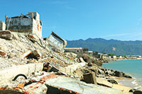 Nhiều khu vực bị xâm thực ở Tuy Phong: Kiên cố kè biển bằng các giải pháp