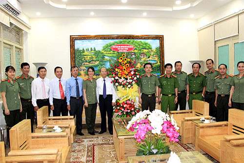 Province’s Party leader congratulates Traditional Day of Vietnam People’s Police forces
