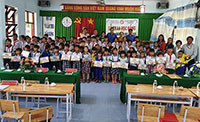 Trao 70 suất học bổng cho học sinh trường THCS Chí Công