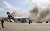 Vụ tấn công táo tợn sân bay Yemen đã phá hoại các nỗ lực hòa bình