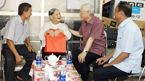 Gifts to be presented to revolutionary contributors for Tet holiday