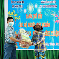 AES Việt Nam trao quà Tết cho 100 hộ nghèo tại tỉnh Bình Thuận