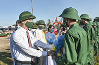 Bí thư Tỉnh ủy Dương Văn An dự lễ giao quân tại huyện Hàm Thuận Bắc