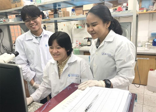 University students make products to control virus spread