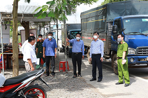 Province’s leaders visit Covid-19 quarantine checkpoints in the southern region