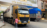 Trung Quốc mở lại thông quan hàng qua cửa khẩu Tân Thanh