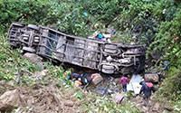 Xe buýt lao xuống vực ở Peru, 29 người chết