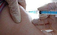Malaysia dỡ bỏ hạn chế đi lại đối với người tiêm đủ 2 mũi vaccine Covid-19