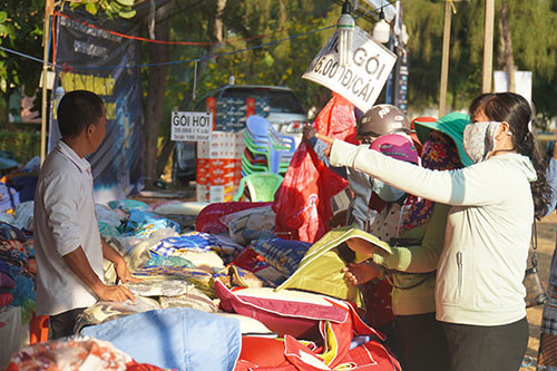 Cần sản phẩm chất lượng ở phiên chợ hàng Việt