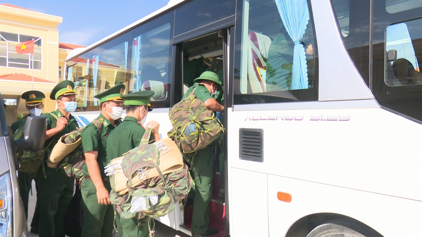 20 cán bộ, chiến sĩ BĐBP tỉnh tiếp tục lên đường hỗ trợ Tuy Phong phòng, chống dịch