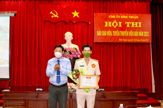 Thí sinh Huỳnh Thế Thanh giành giải nhất Hội thi báo cáo viên giỏi cấp tỉnh