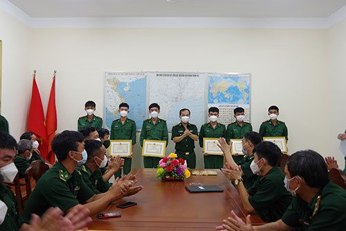 Bộ đội biên phòng tỉnh: Khen thưởng lực lượng tham gia phòng, chống dịch tại Phan Thiết