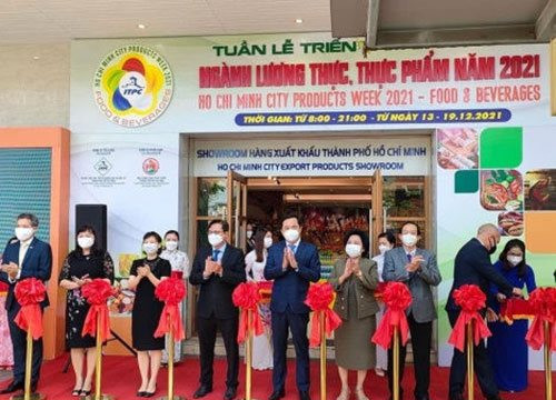 Binh Thuan traditional fish sauce joined food & beverages exhibition