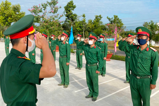 Trung đoàn 812 - Rèn cán bộ để huấn luyện chiến sĩ mới