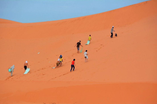 Bình Thuận không chỉ có biển xanh, cát trắng