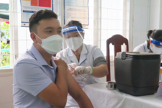 Phú Yên triển khai tiêm mũi 3 vaccine phòng Covid-19 trên diện rộng