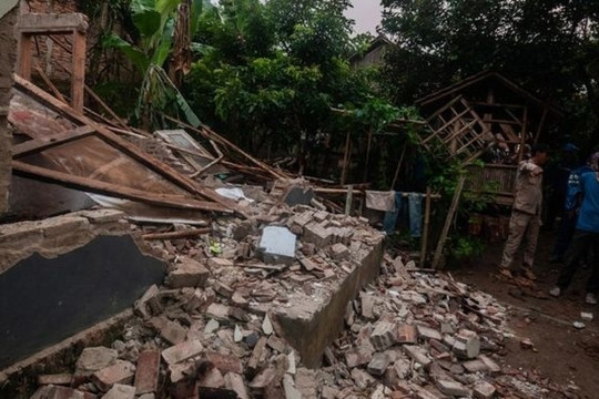 Động đất gây rung chuyển Jakarta (Indonesia), hàng ngàn người bỏ chạy khỏi các tòa nhà