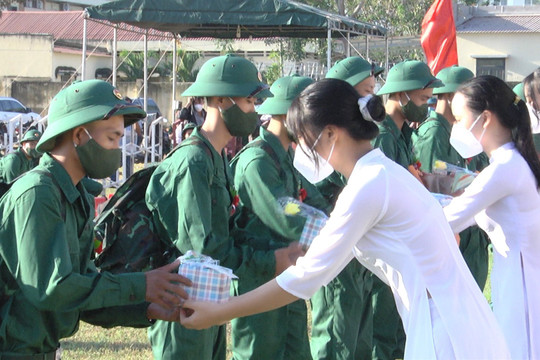 Binh Thuan: 1,631 youth eagerly join military forces 