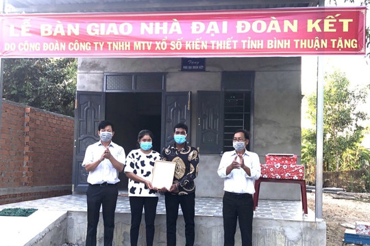 Hàm Tân: Bàn giao nhà Đại đoàn kết cho hộ nghèo dân tộc thiểu số