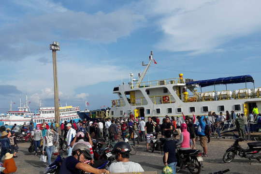 Hành khách ra đảo Phú Quý không cần giấy test âm tính Covid – 19
